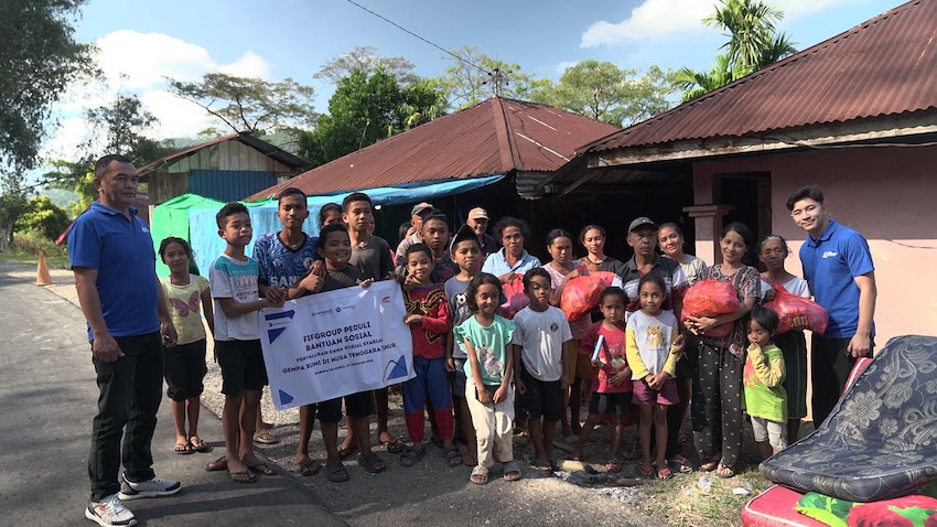 FIFGROUP Salurkan 1.200 Paket Sembako bagi Masyarakat Terdampak Gempa NTT FIFGROUP salurkan bantuan cembalo ke masyarakat terdampak gempa bumi Flores